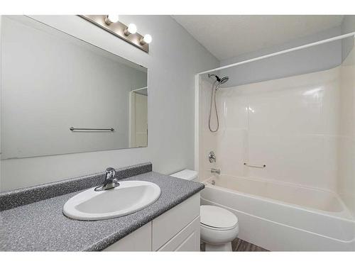 312-4811 47 Avenue, Lloydminster, SK - Indoor Photo Showing Bathroom