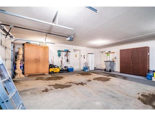 4802 46 Street, Lloydminster, SK - Indoor Photo Showing Garage