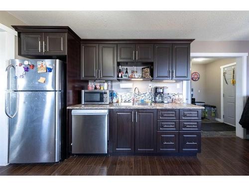 403 5 Street, Marwayne, AB - Indoor Photo Showing Kitchen