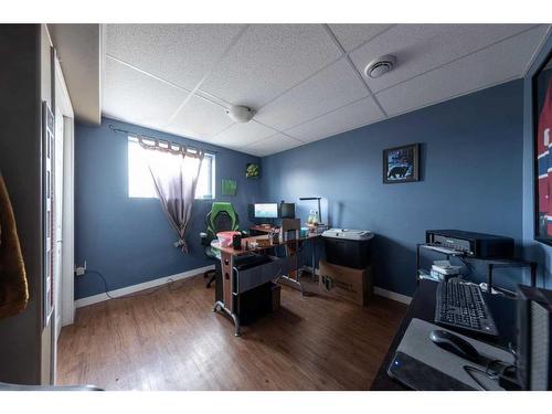 403 5 Street, Marwayne, AB - Indoor Photo Showing Office