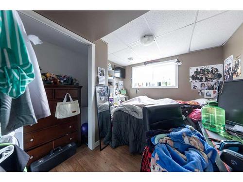 403 5 Street, Marwayne, AB - Indoor Photo Showing Bedroom