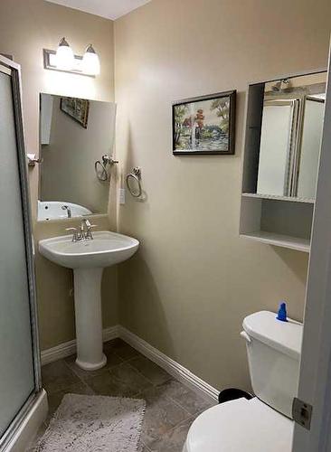 212-4102 69 Avenue, Lloydminster, AB - Indoor Photo Showing Bathroom