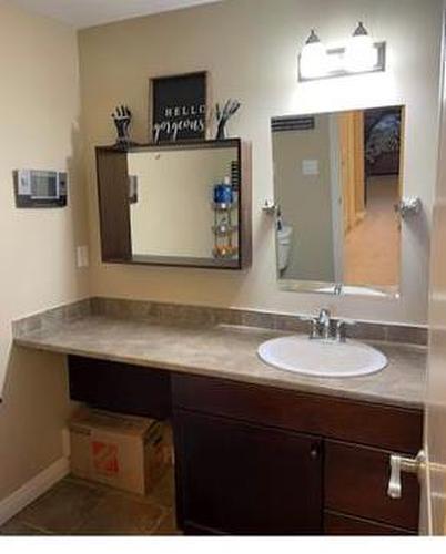 212-4102 69 Avenue, Lloydminster, AB - Indoor Photo Showing Bathroom