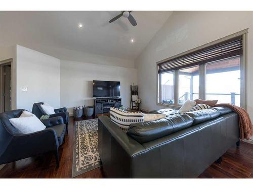 1312 52C Avenue, Lloydminster, AB - Indoor Photo Showing Living Room