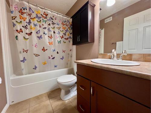 910 29 Street, Wainwright, AB - Indoor Photo Showing Bathroom