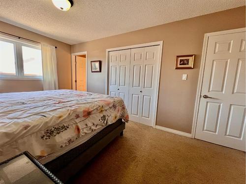 910 29 Street, Wainwright, AB - Indoor Photo Showing Bedroom