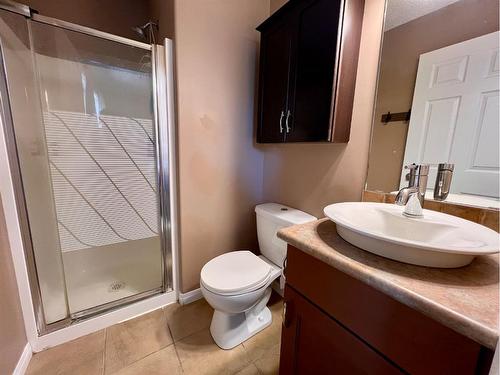 910 29 Street, Wainwright, AB - Indoor Photo Showing Bathroom