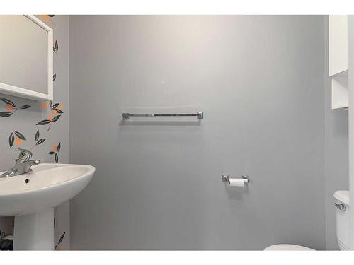 213-4801 47 Avenue, Lloydminster, SK - Indoor Photo Showing Bathroom
