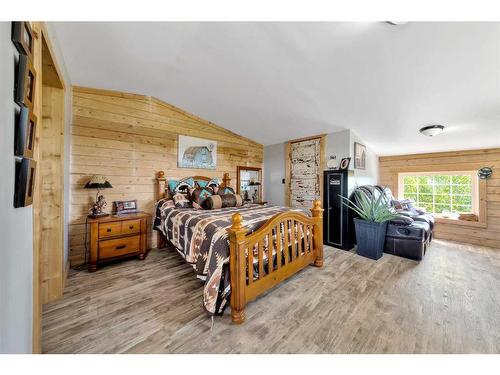 327457 Twp Rd 440 Sw 5-44-27-W3Rd, Rural, SK - Indoor Photo Showing Bedroom