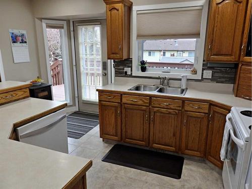 6008 51 Avenue, Vermilion, AB - Indoor Photo Showing Kitchen With Double Sink