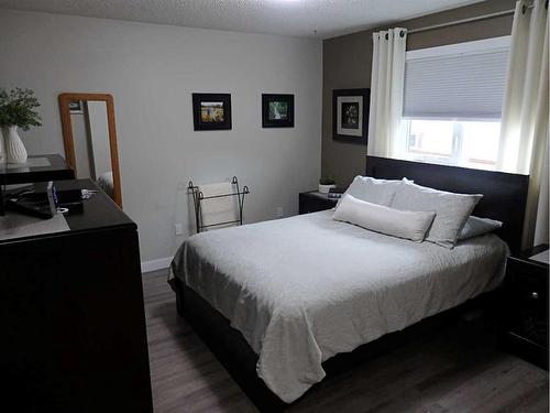 6008 51 Avenue, Vermilion, AB - Indoor Photo Showing Bedroom