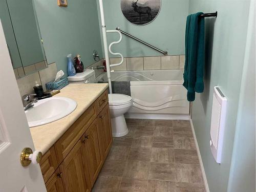 120 Railway Avenue, St. Walburg, SK - Indoor Photo Showing Bathroom