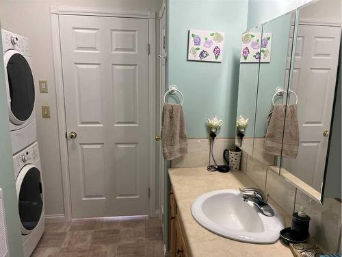 120 Railway Avenue, St. Walburg, SK - Indoor Photo Showing Laundry Room