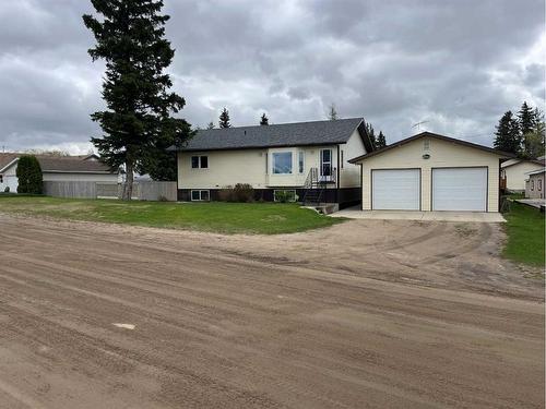 120 Railway Avenue, St. Walburg, SK - Outdoor