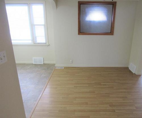 4703 49 Avenue, Vermilion, AB - Indoor Photo Showing Other Room