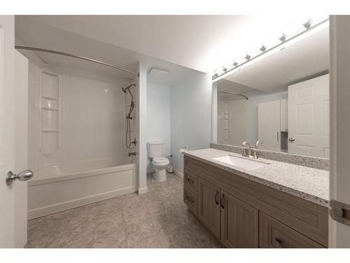 4813 18 Street, Lloydminster, SK - Indoor Photo Showing Bathroom