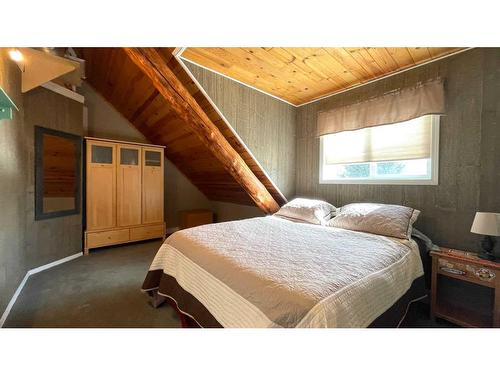 70058 Twp. Rd. 452, Rural Wainwright No. 61, M.D. Of, AB - Indoor Photo Showing Bedroom