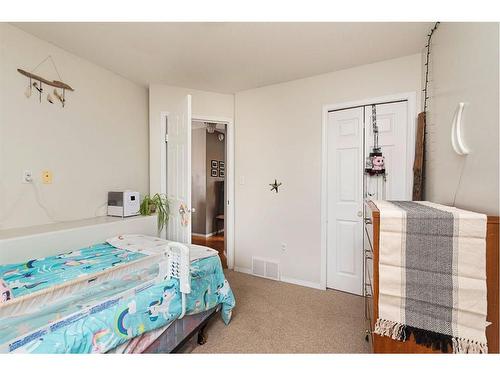 4420 26 Street, Lloydminster, AB - Indoor Photo Showing Bedroom