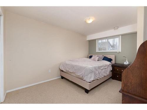 4420 26 Street, Lloydminster, AB - Indoor Photo Showing Bedroom