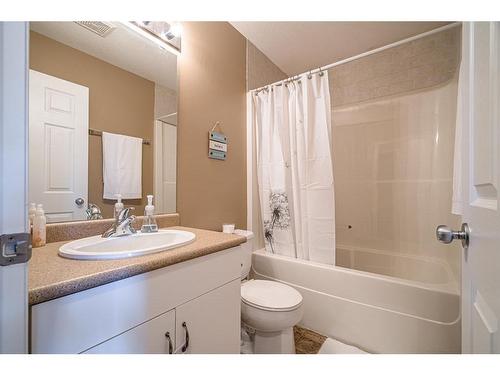 3907 70 Avenue, Lloydminster, AB - Indoor Photo Showing Bathroom