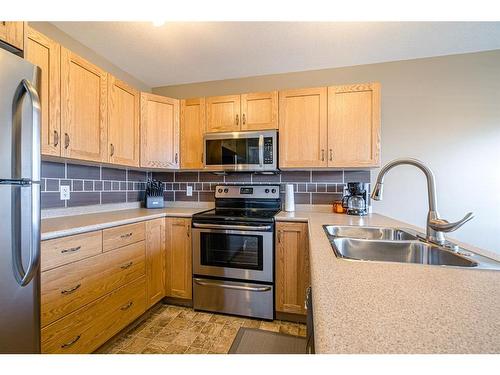 3907 70 Avenue, Lloydminster, AB - Indoor Photo Showing Kitchen With Double Sink