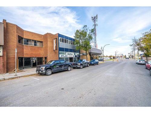 5012 50 Avenue, Lloydminster, AB 