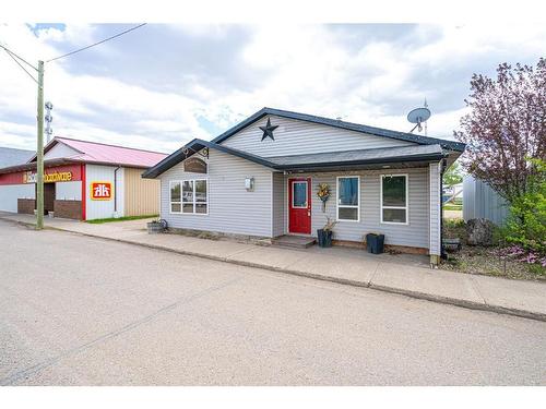 23 Railway Avenue North, Marwayne, AB 