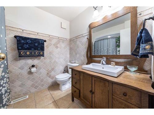 3906 57 Avenue, Lloydminster, AB - Indoor Photo Showing Bathroom