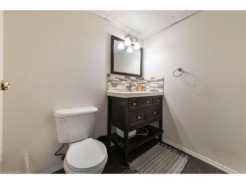 3906 57 Avenue, Lloydminster, AB - Indoor Photo Showing Bathroom