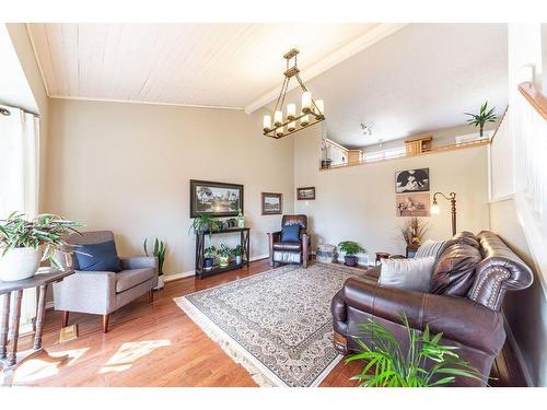 3906 57 Avenue, Lloydminster, AB - Indoor Photo Showing Living Room