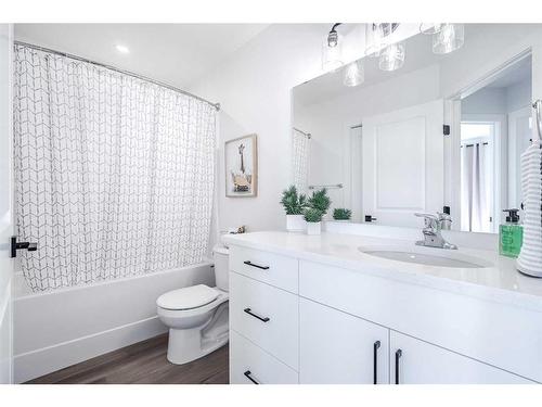 18-3616 41B Avenue, Lloydminster, SK - Indoor Photo Showing Bathroom
