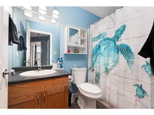 2608 44 Avenue, Lloydminster, SK - Indoor Photo Showing Bathroom