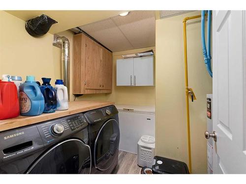 2608 44 Avenue, Lloydminster, SK - Indoor Photo Showing Laundry Room