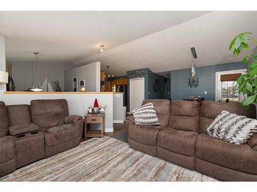 2608 44 Avenue, Lloydminster, SK - Indoor Photo Showing Living Room