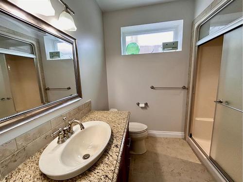 2813 11 Avenue, Wainwright, AB - Indoor Photo Showing Bathroom