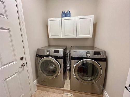 2813 11 Avenue, Wainwright, AB - Indoor Photo Showing Laundry Room