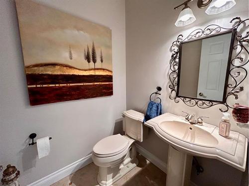 2813 11 Avenue, Wainwright, AB - Indoor Photo Showing Bathroom