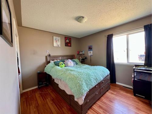 965 22 Street, Wainwright, AB - Indoor Photo Showing Bedroom