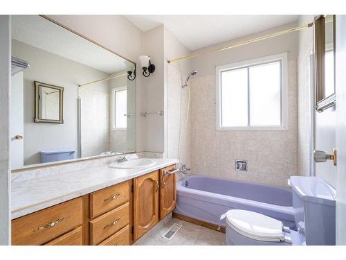 5414 49 Street, Lloydminster, AB - Indoor Photo Showing Bathroom