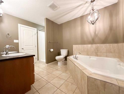 824 28 Street, Wainwright, AB - Indoor Photo Showing Bathroom