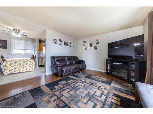 127 3Rd Street East, St. Walburg, SK - Indoor Photo Showing Living Room