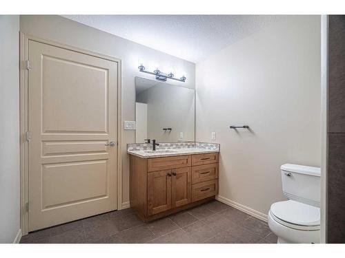 1615 54 Avenue Close, Lloydminster, AB - Indoor Photo Showing Bathroom