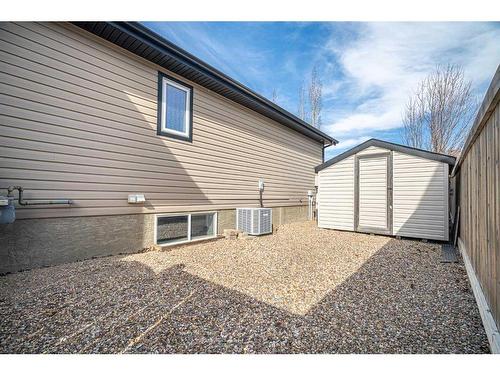 1615 54 Avenue Close, Lloydminster, AB - Outdoor With Exterior