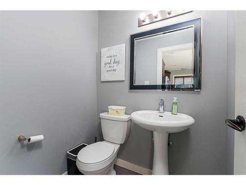 21-3390 72 Avenue, Lloydminster, AB - Indoor Photo Showing Bathroom