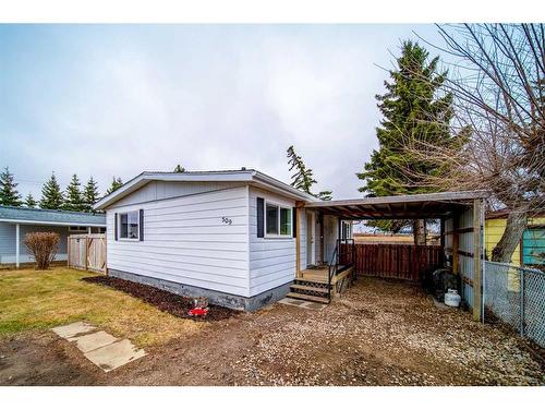 509 2 Avenue Crescent, Wainwright, AB - Outdoor With Exterior