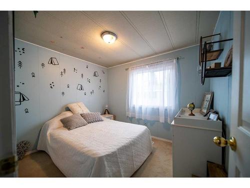 509 2 Avenue Crescent, Wainwright, AB - Indoor Photo Showing Bedroom