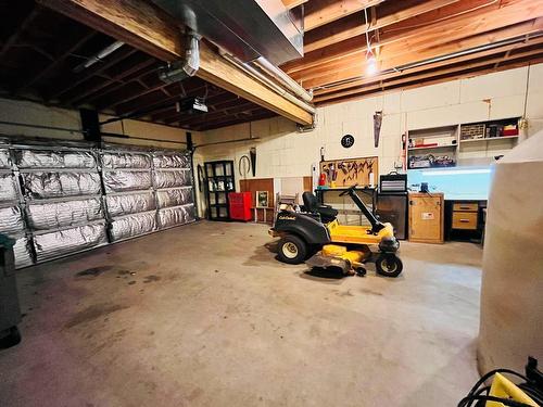 815 Lakeview Drive, Rural St. Paul No. 19, County Of, AB - Indoor Photo Showing Garage