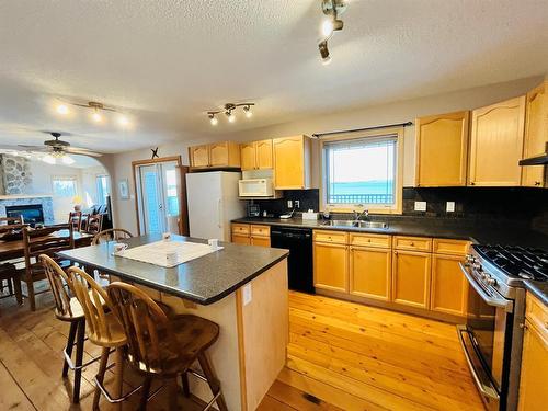 815 Lakeview Drive, Rural St. Paul No. 19, County Of, AB - Indoor Photo Showing Kitchen With Double Sink