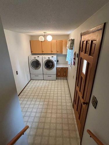 5212 58 Street, Vermilion, AB - Indoor Photo Showing Laundry Room