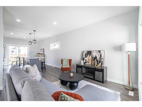 5510 14 Street, Lloydminster, AB - Indoor Photo Showing Living Room